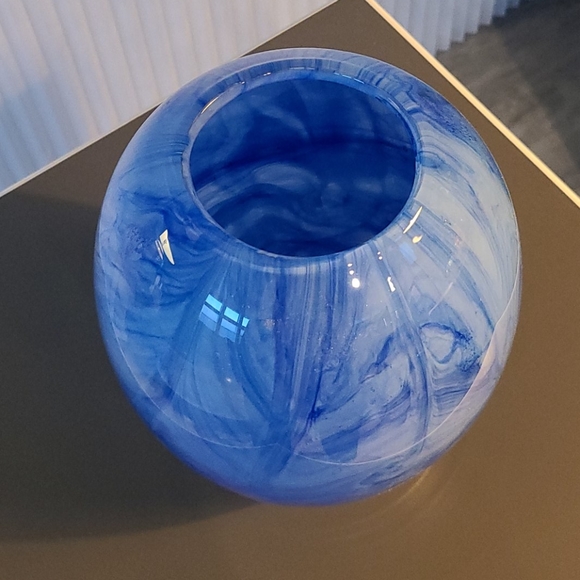 Blue Swirl Glass Vase - Picture 2 of 3